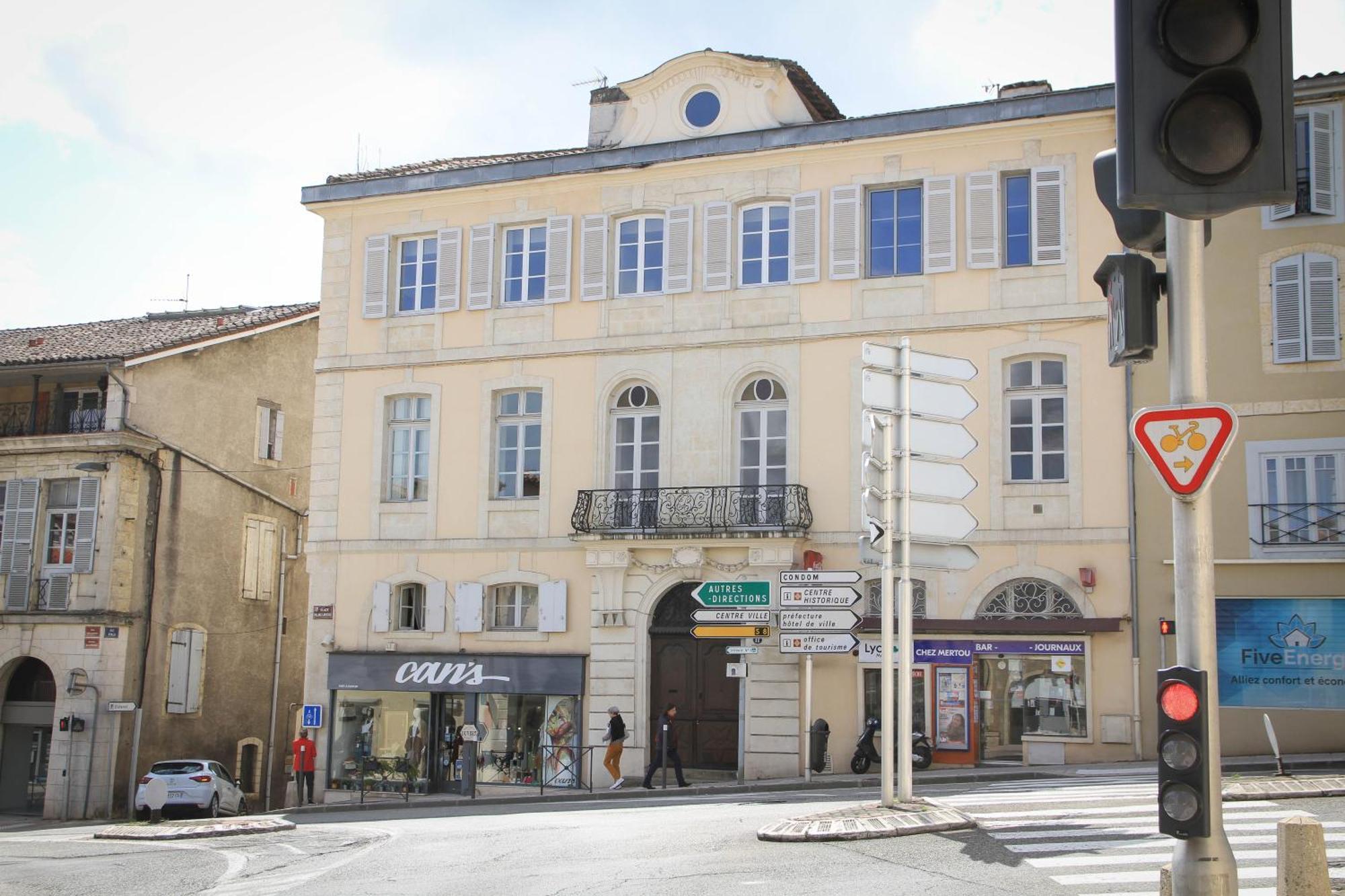 Villaret - Tres Spacieux En Coeur De Ville Ош Экстерьер фото